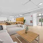 Spacious Garden With Balcony By Caseo Apartment *
