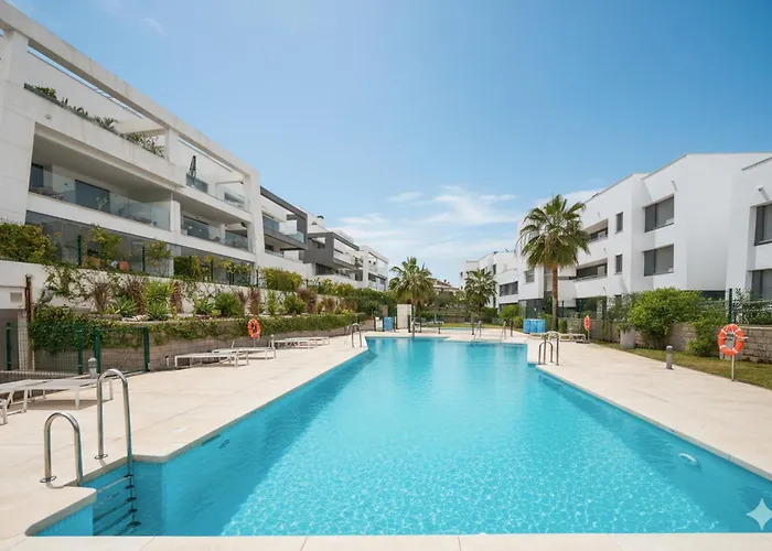 Spacious Garden With Balcony By Caseo Estepona