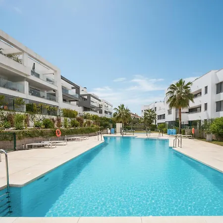 Spacious Garden With Balcony By Caseo Estepona
