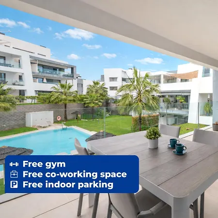 Spacious Garden With Balcony By Caseo Apartamento Estepona