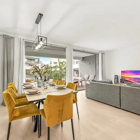 Spacious Garden With Balcony By Caseo * Estepona