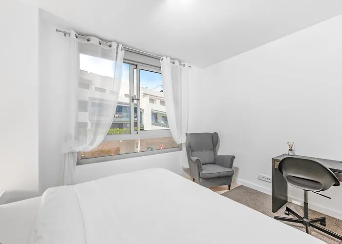 Apartment Spacious Garden With Balcony By Caseo