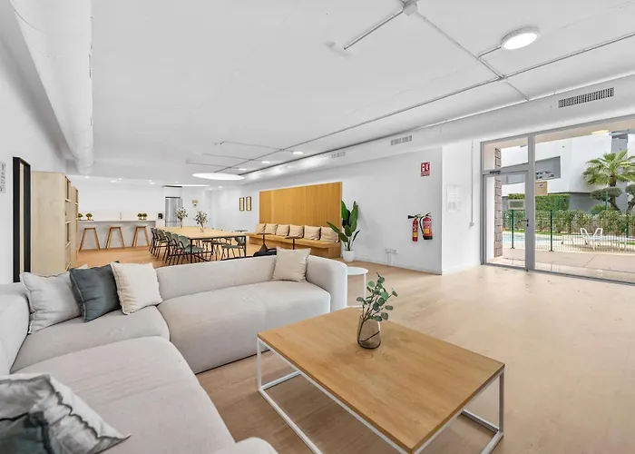 Spacious Garden With Balcony By Caseo דירה *